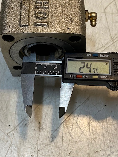 Overhung Load Adapter HD1 25mm Shaft OD 25mm Bore 10mm Holes 6″ L 3-1/16″ W
