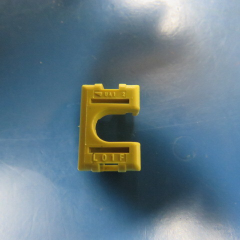 YAZAKI 7157-6411-70 Qty of 100 per Lot 58 SERIES CONNECTOR, UNSEALED, FEMALE, Y