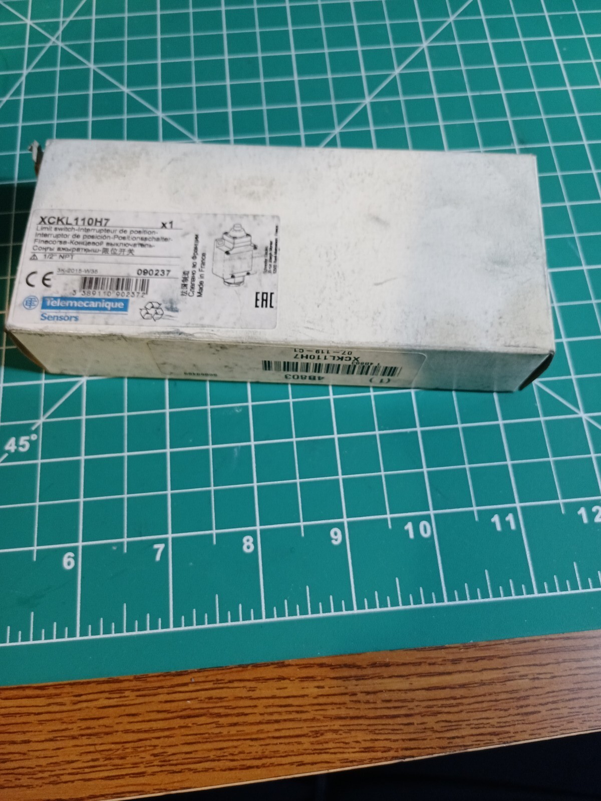 XCKL110H Telemecanique Sensor . Limit Switch: 1NC/1NO, 10A @ 240V, 10A @ 240V