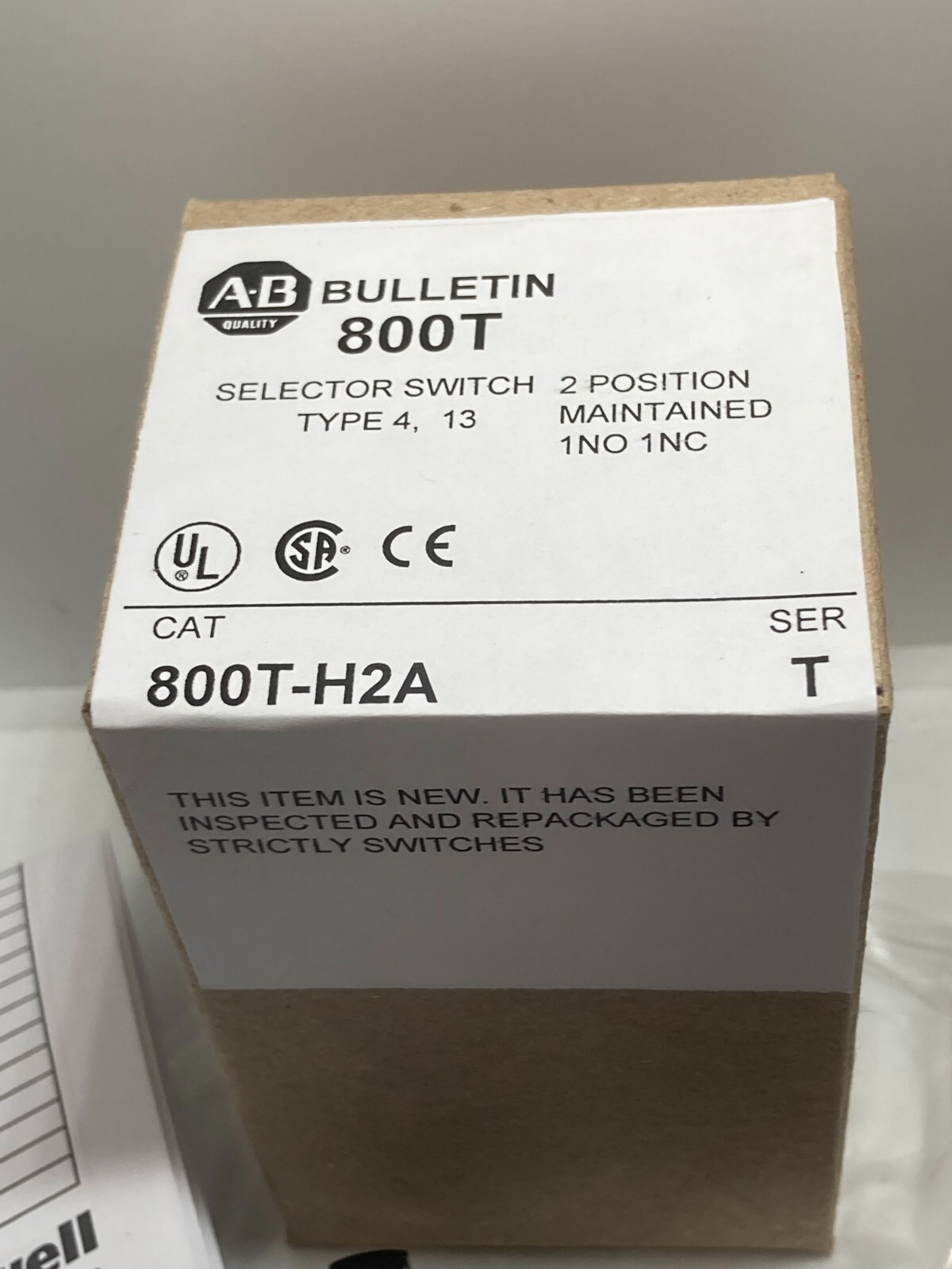 ALLEN BRADLEY 800T-H2A SELECTOR SWITCH 2-POSITION MAINTAINED 1NO/1NC SER T NIB