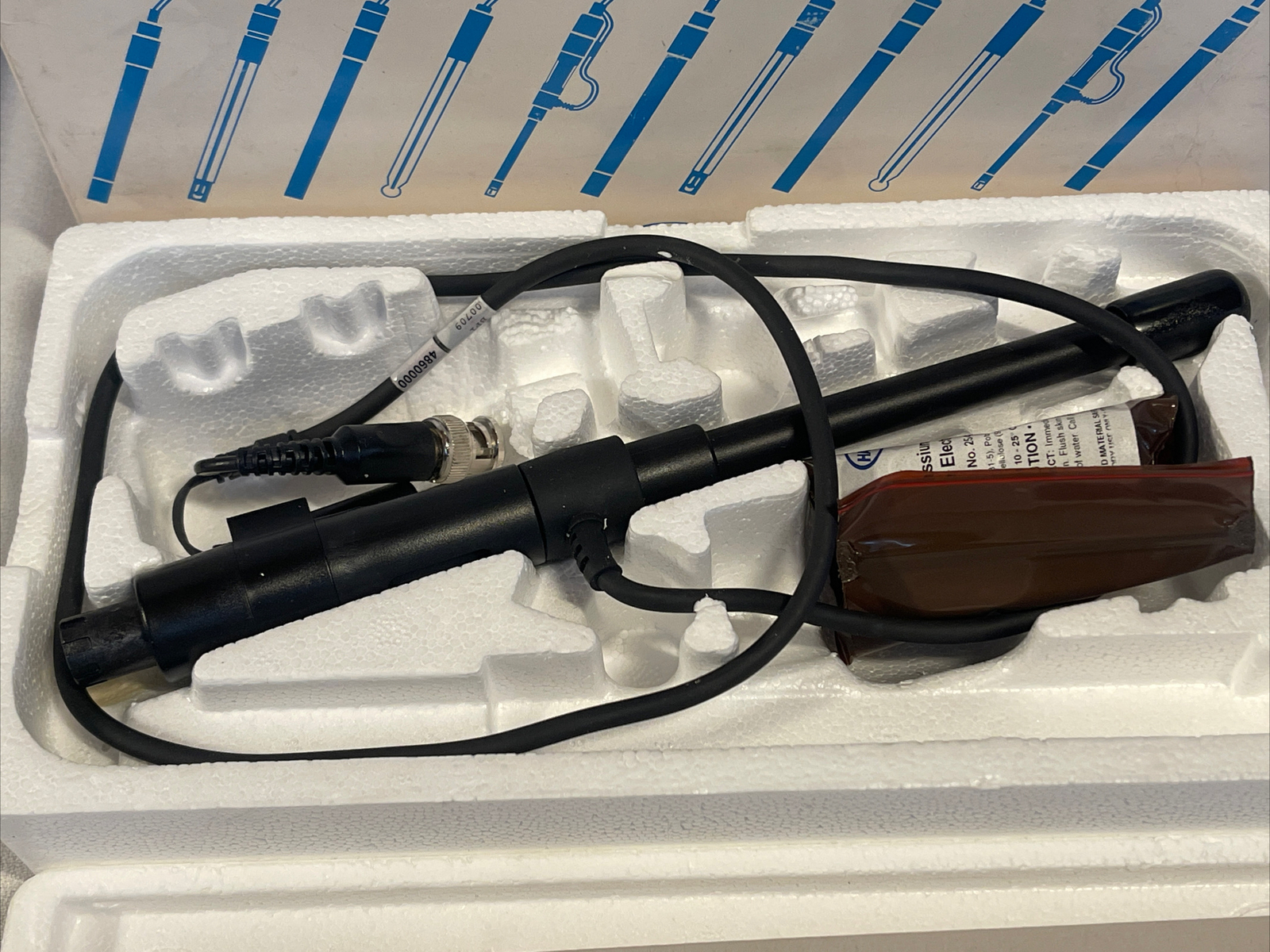HACH ELECTRODE PRODUCTS 48600 HACH ONE COMBINATION pH Electrode WITH TEMPERATURE