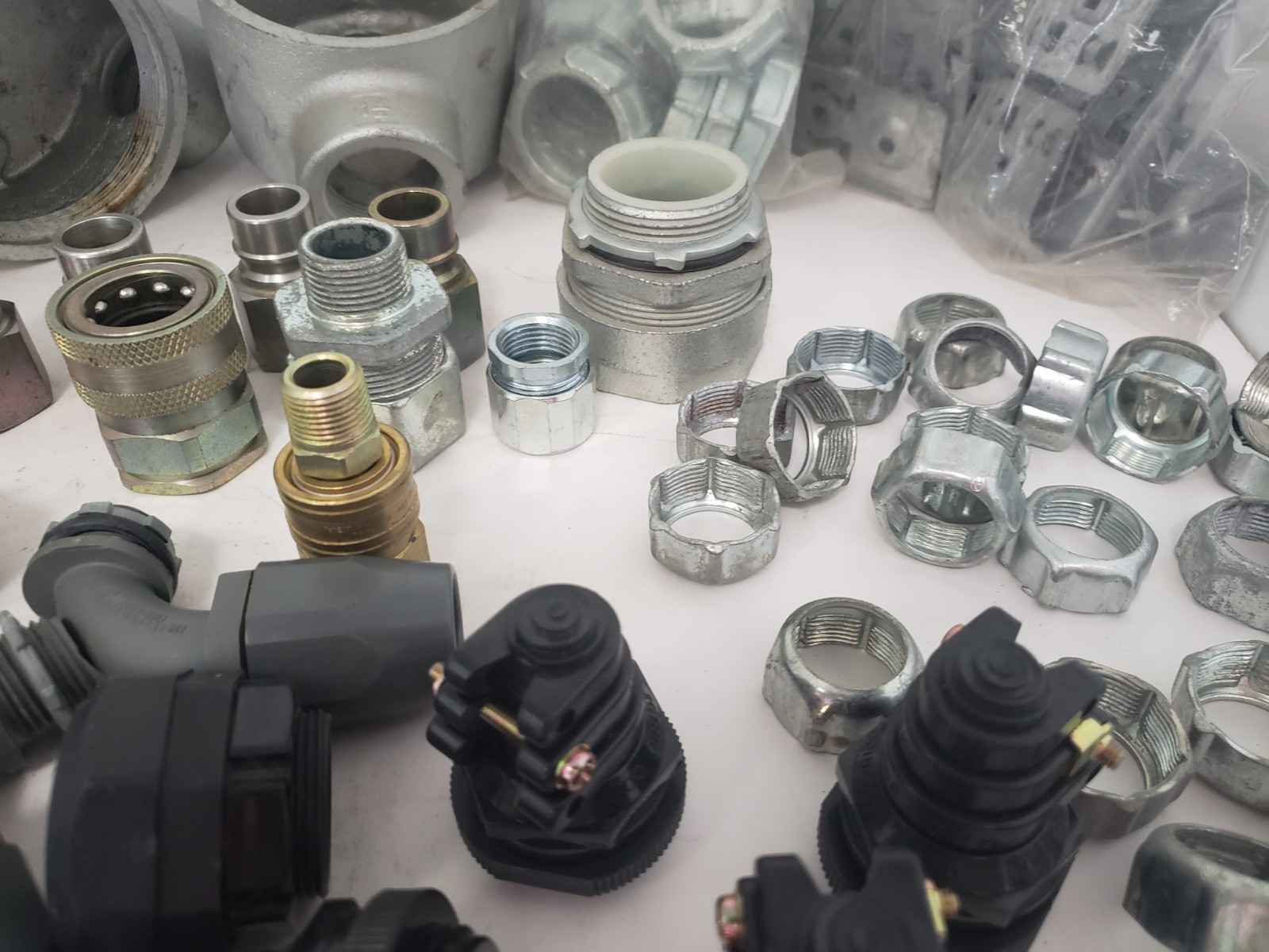 LARGE ASST. DADCO, MASTER LOCK, T&B, SNAP-TITE, CROUSE HINDS & OTHER INDUSTRIAL