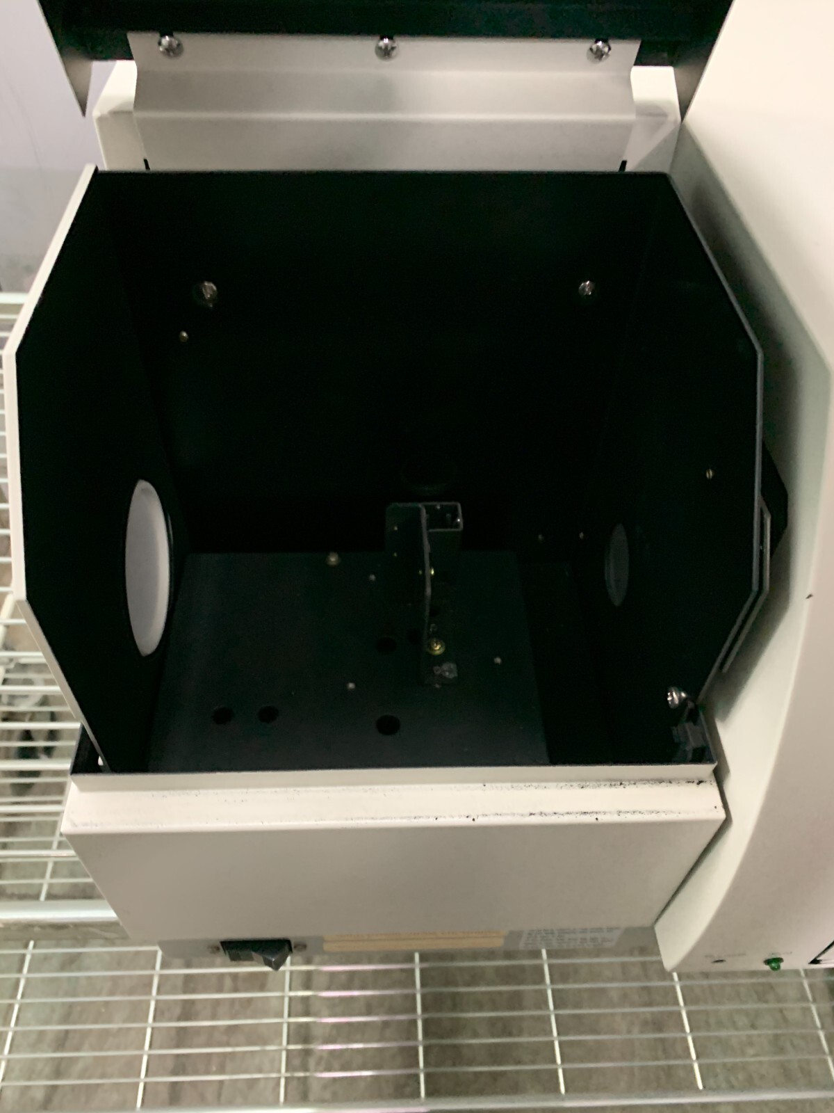 HITACHI FLUORESCENCE SPECTROPHOTOMETER F-4500