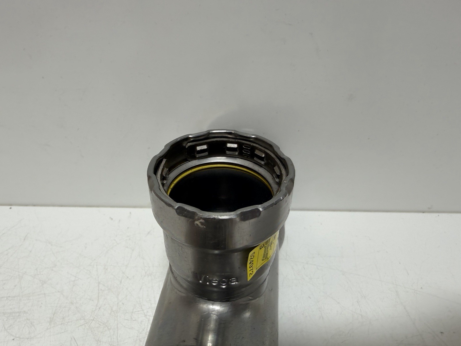 Viega 1-1/2″ x 1-1/2″ x 1″ MegaPressG #25371 Carbon Steel Tee P1 x P2 x P3