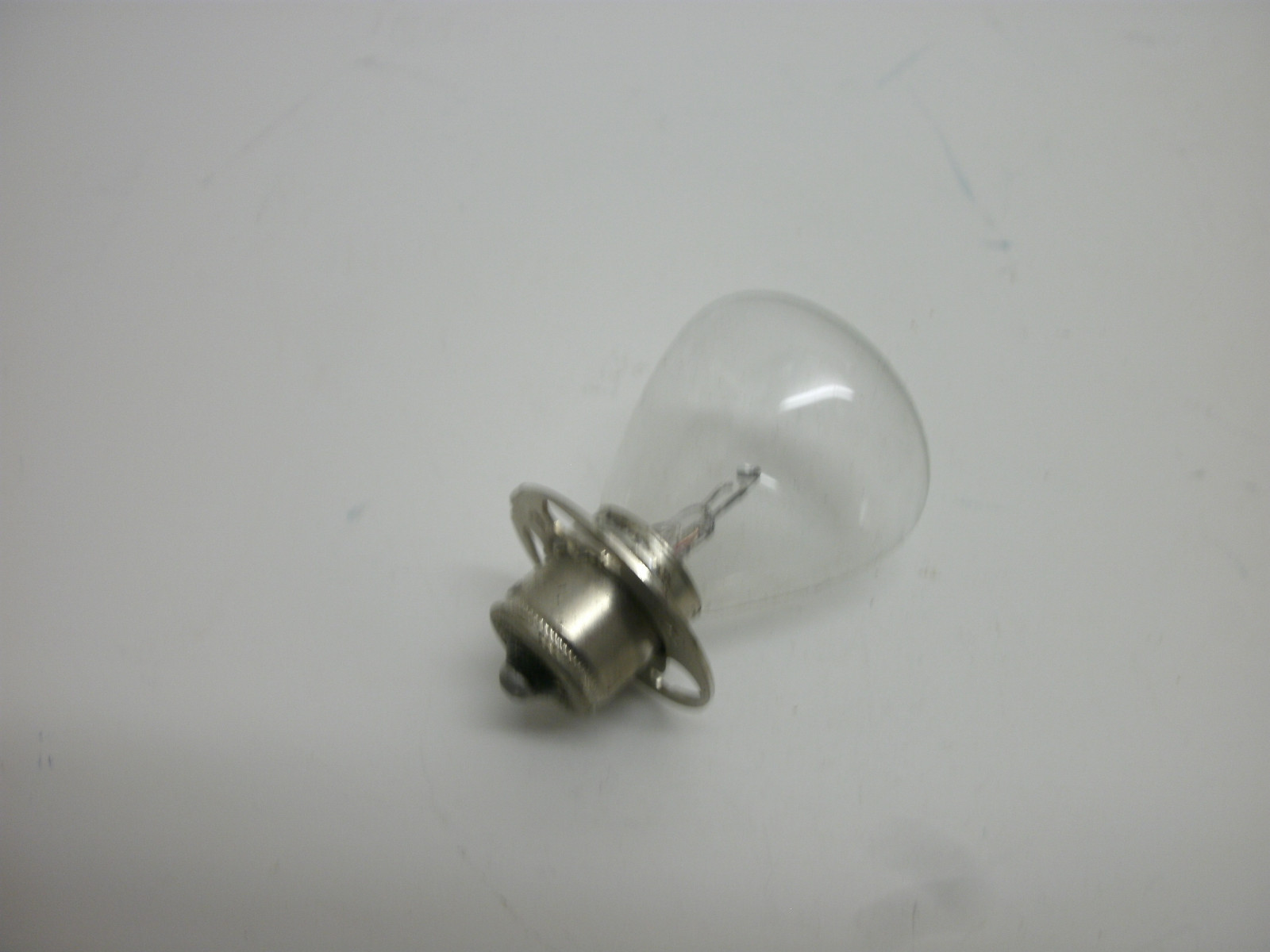 CHICAGO MINIATURE 1501 BULB 5.9V 6.36A 37.5W RP11 P15s30B C6 CP 4 (1-BULB) NNB
