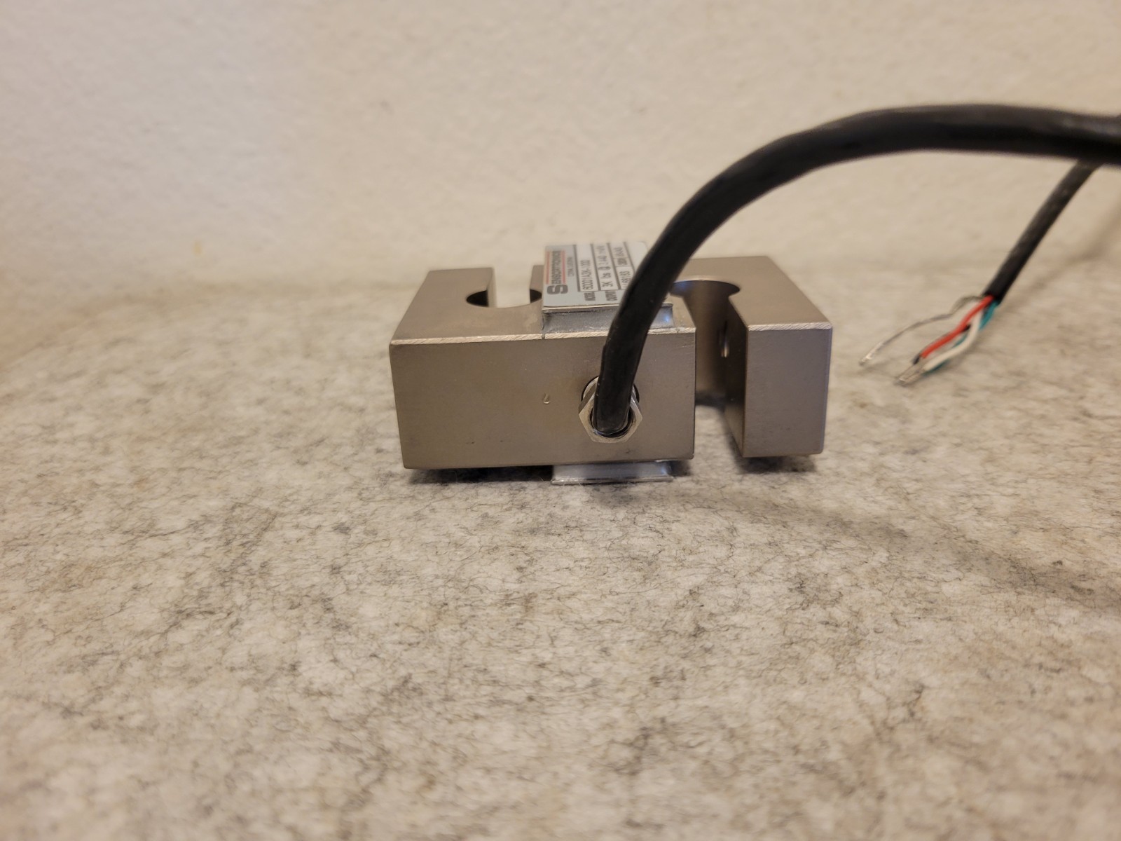 NEW OPEN BOX SENSORTRONICS 3K LBS 3.440 mV/V LOAD CELL 60001A3K-1000