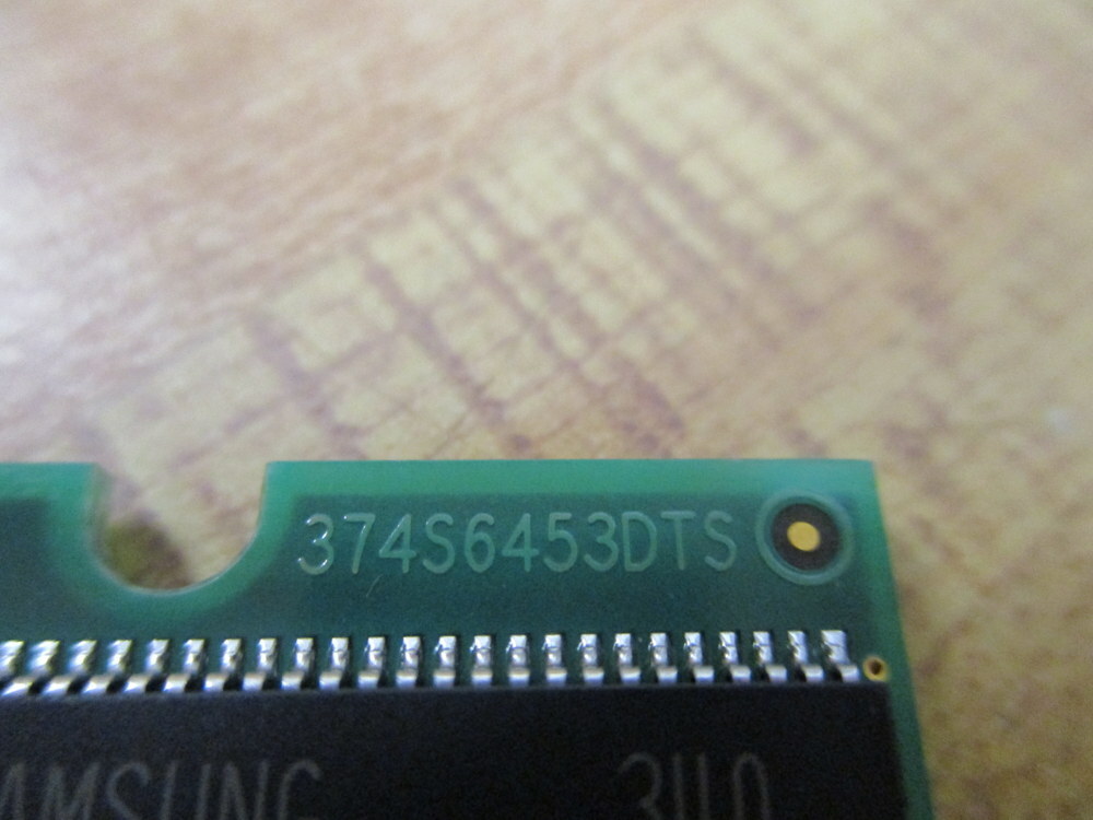 Samsung PC133U-333-542 PCSDRAM PC133U333542 M374S1623FTSC7A w/18 Chips