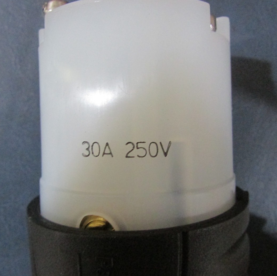 Legrand Pass Seymour L630-C Turnlok Connector, L630-P Turnlok Plug Lot of 2