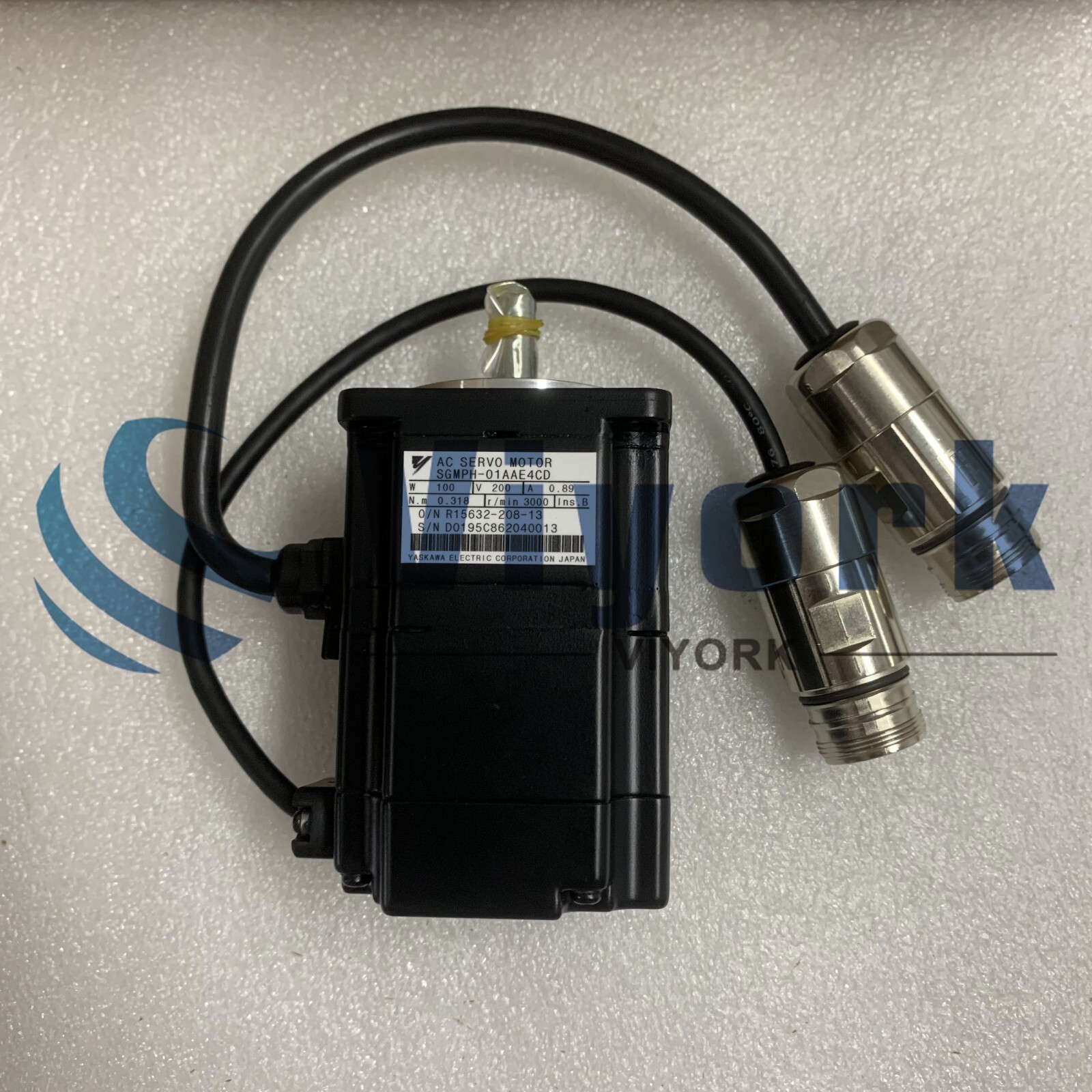 Yaskawa SGMPH-01AAE4CD AC SERVO MOTOR 300RPM 200V 100W NEW