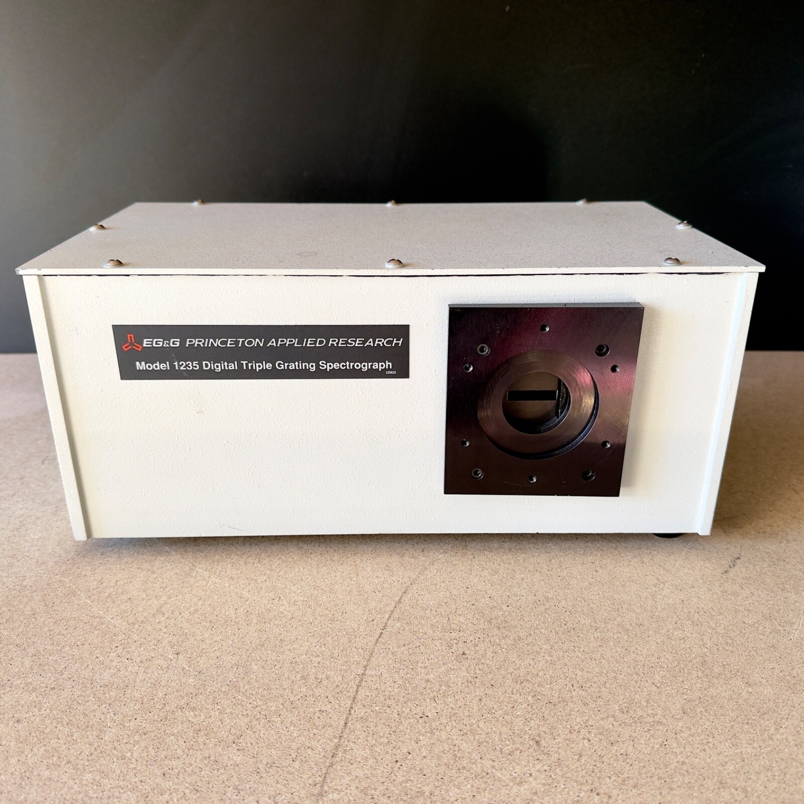 EG&G Princeton Applied Research Model 1235 Digital Triple Grating Spectrograph