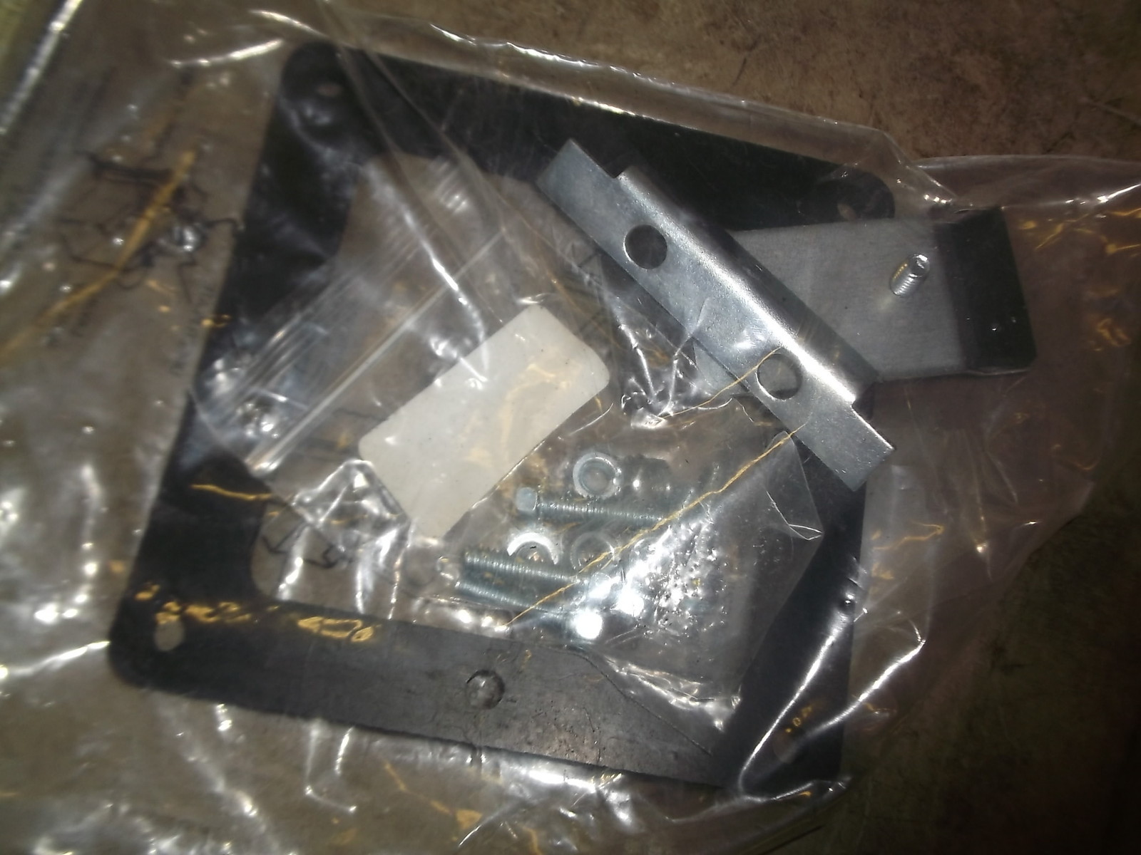 NEW Hoffman F44LSA6 90 Degree Angle Sealing Plate 18470 *FREE SHIPPING*