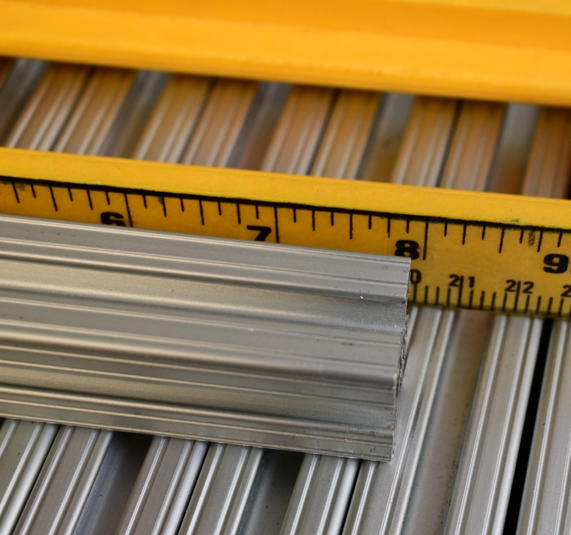 QTY 28 T-Slot 80/20 Style Aluminum Extrusion 1″x1″ x ~8″ Used Total ~18.5ft 9lb