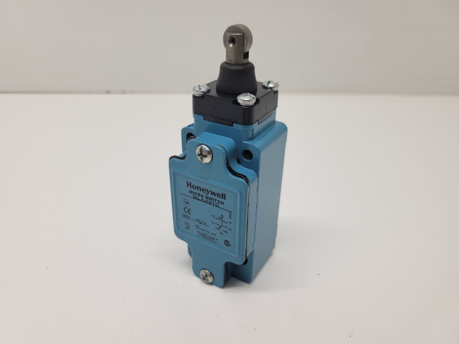 NEW NO BOX! HONEYWELL MICRO SWITCH ROLLER PLUNGER LIMIT SWITCH GLAA01C