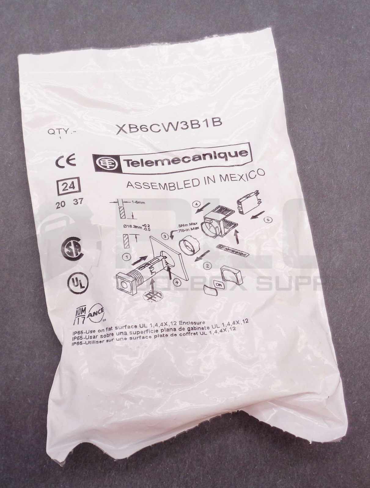 SEALED NEW TELEMANIQUE XB6CW3B1B PUSH BUTTON 240VAC