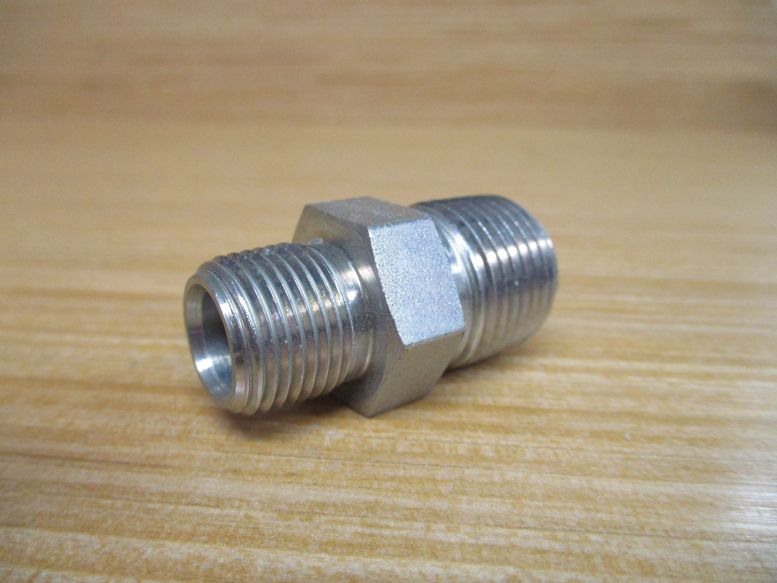 Parker 1/2 X 1/4 FF-S Thread Reducer 12X14FFS