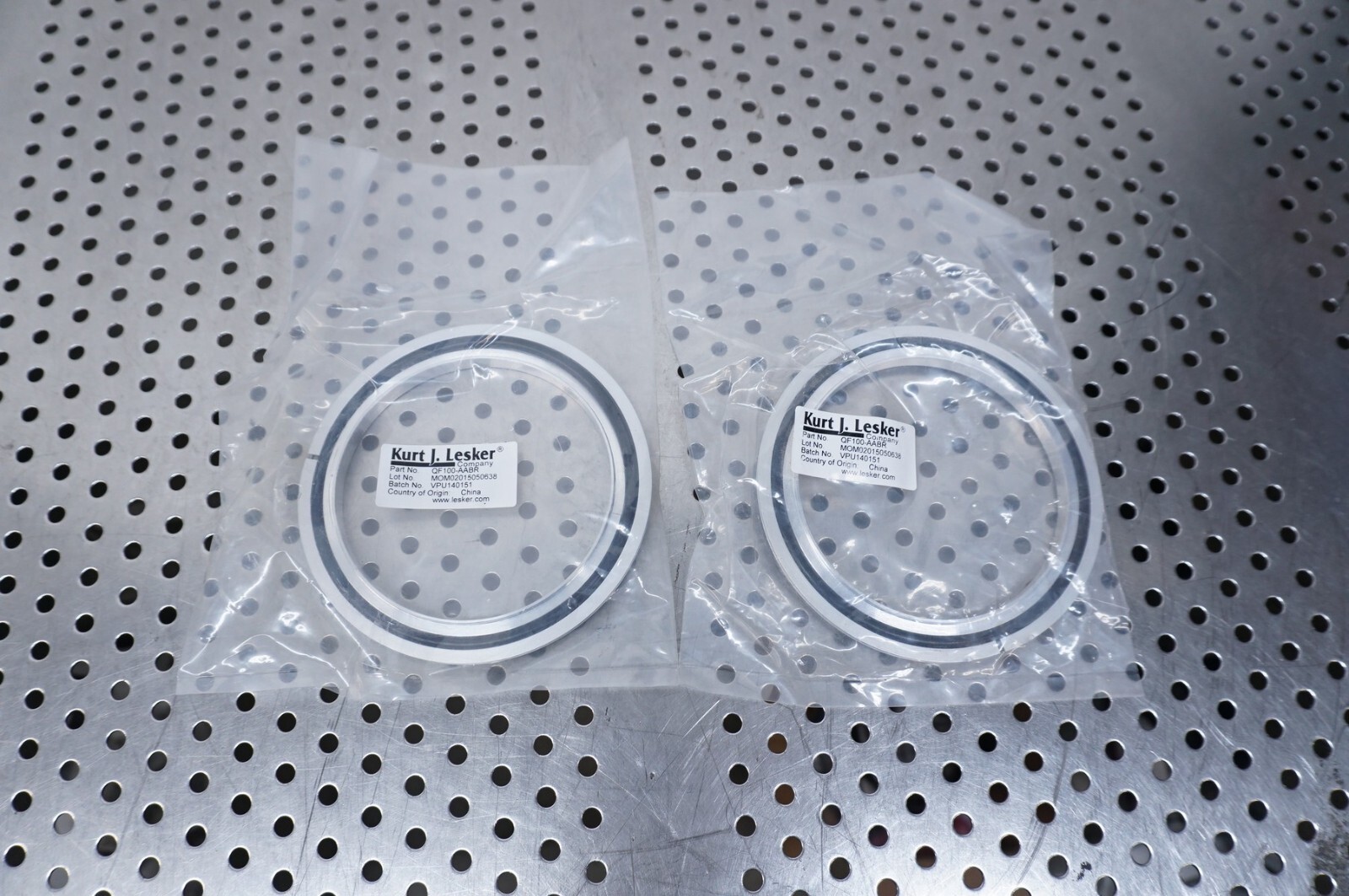 (Qty 2) KURT J LESKER QF100-AABR centering ring BUNA n, aluminum