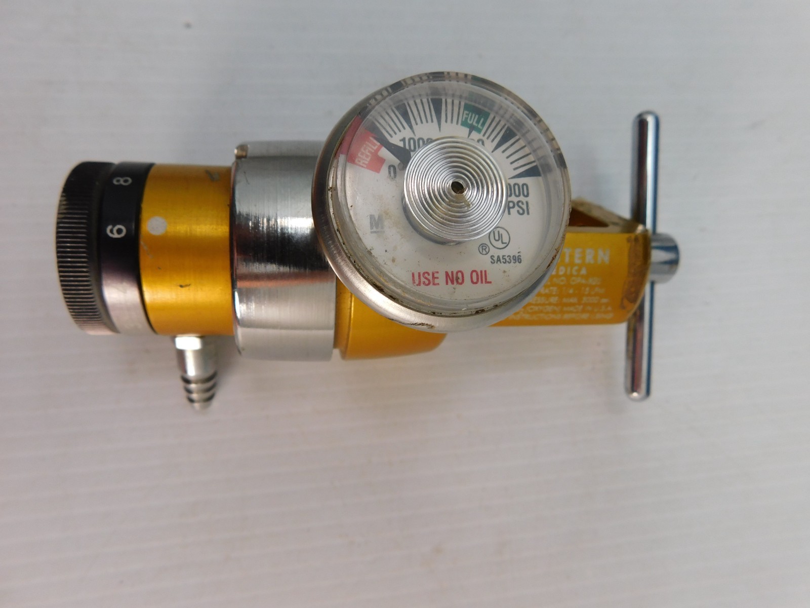 Western Media OPA-820 Oxygen regulator, click type, 3000 psi input