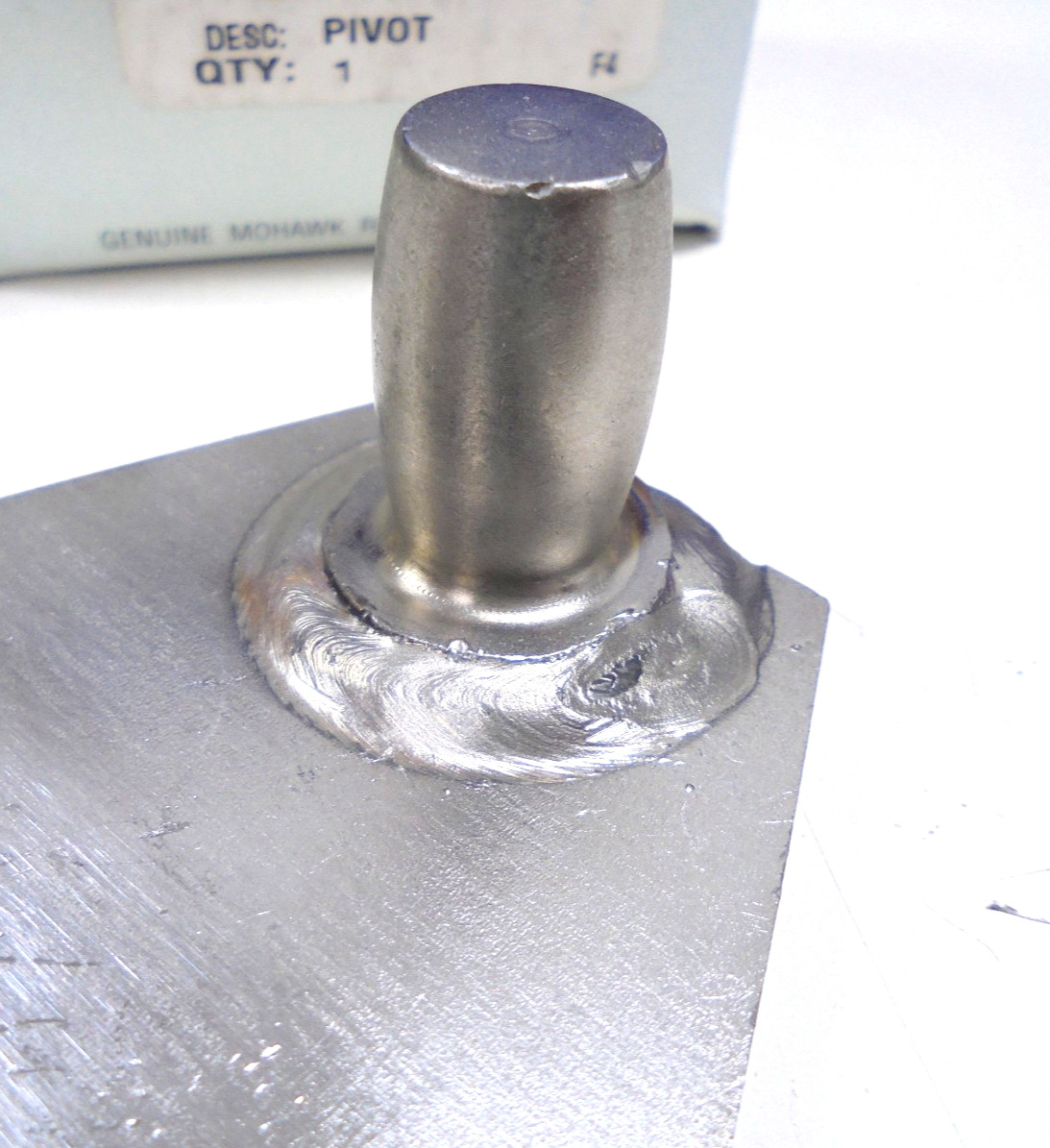 Mohawk 011807420 Exit Door Pivot / Bracket Lower