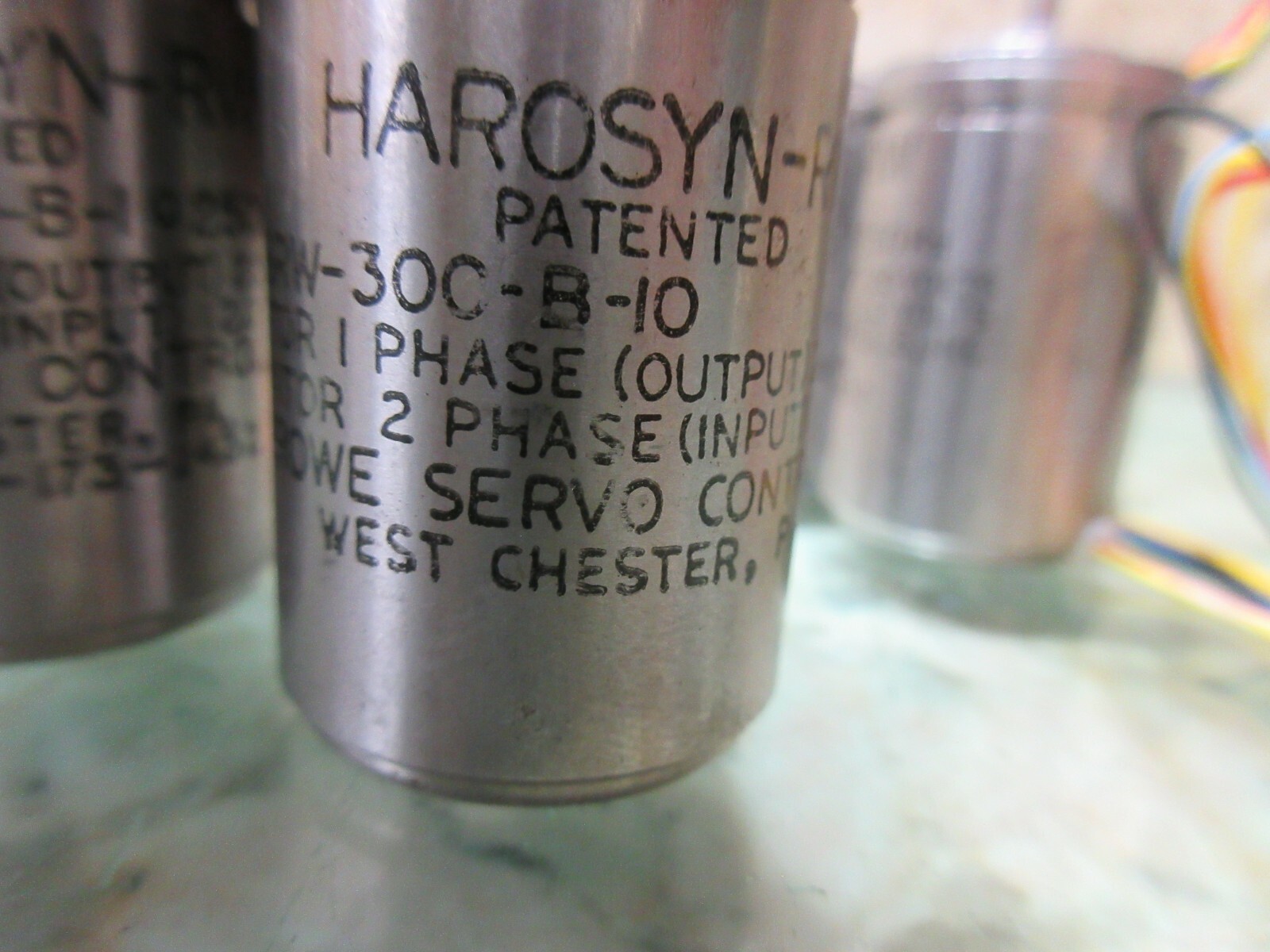 HAROSYN SYNCHRO RESOLVER BRUSHLESS MOTOR RW 11BRW-300-B-10 250HZ EACH 1