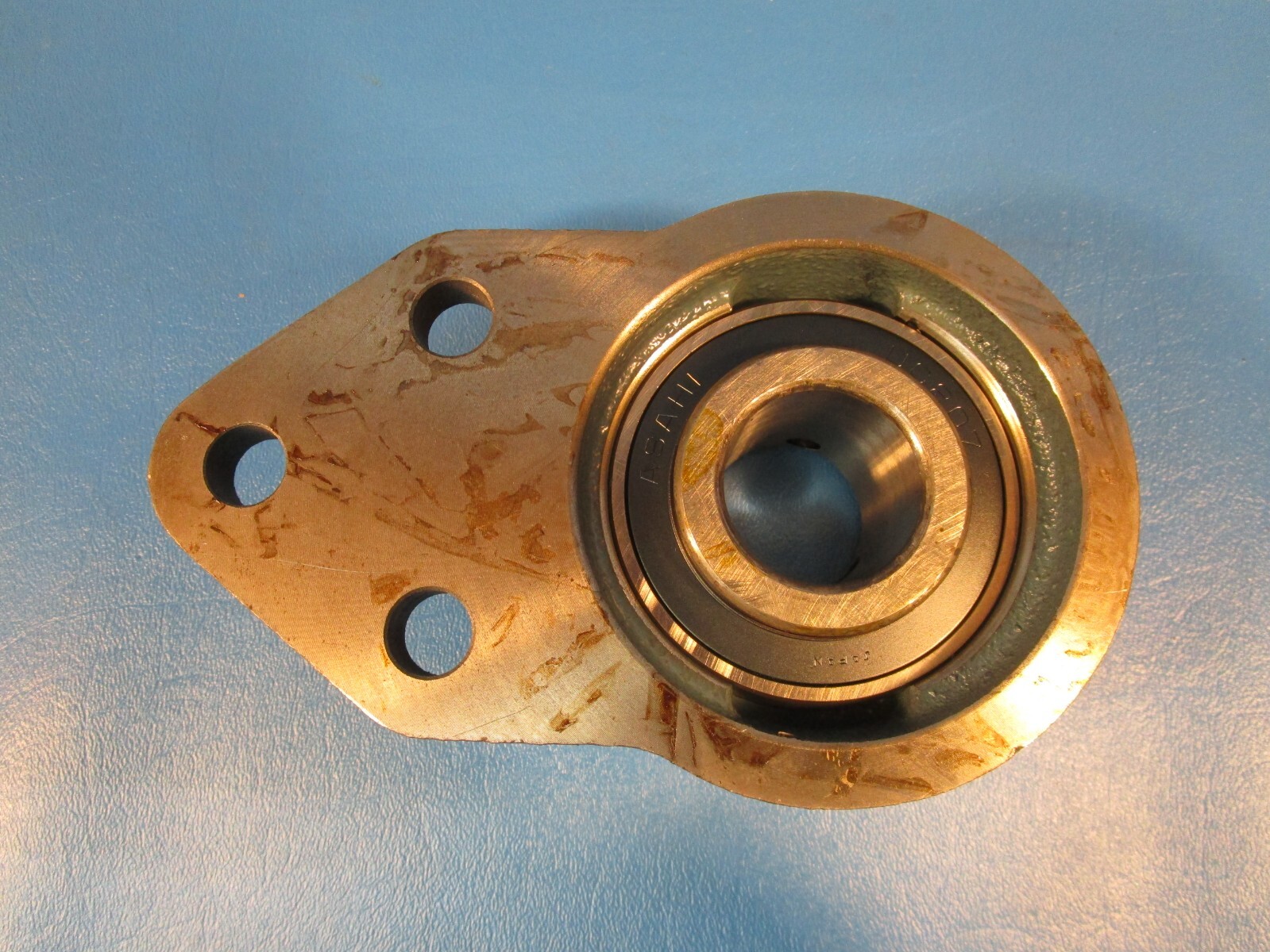 AMI UCFB207-20 Flange-Mount Ball Bearing Unit, 3-Bolt Bracket, 1-1/4” Bore, Cast