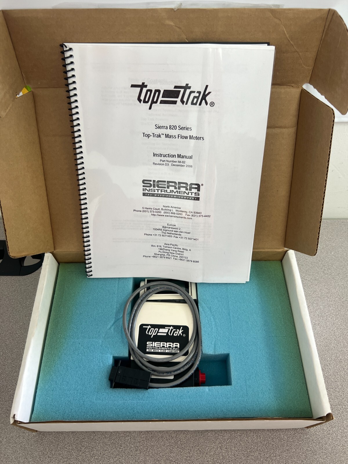 SIERRA INSTRUMENTS MODEL 822-13-0V1-PVI-VI-RD TOP TRAK MASS FLOWMETER NITROGEN