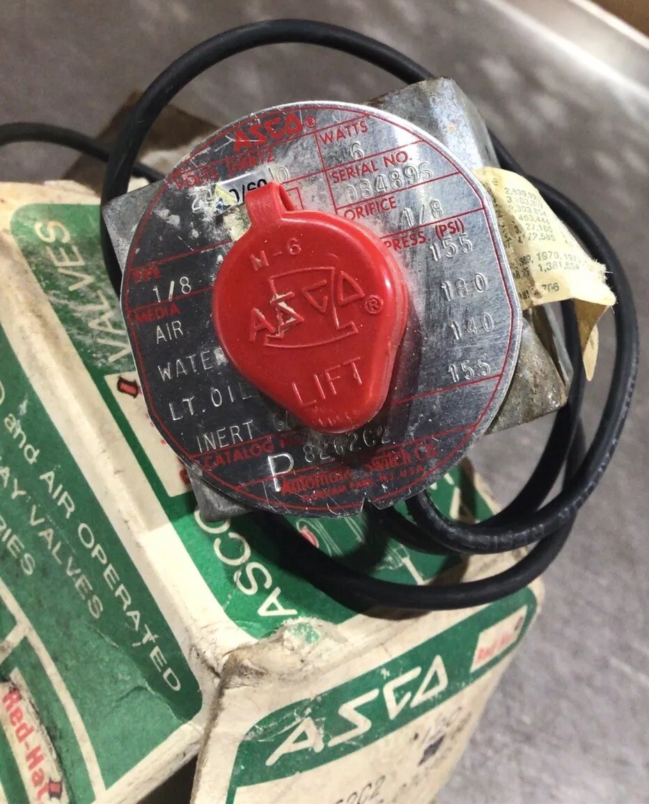 ASCO Red Hat Solenoid and Air Operated Valve P 8262C2 120/60 1/8 2NC 07086S K3