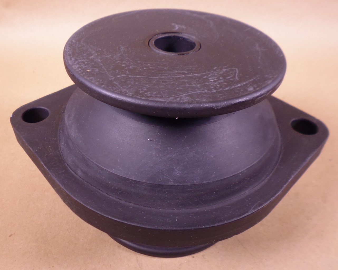 Oil State 6G900 Pipe Hanger Resilient Mount , 450-900 lb, 5342-01-424-2352