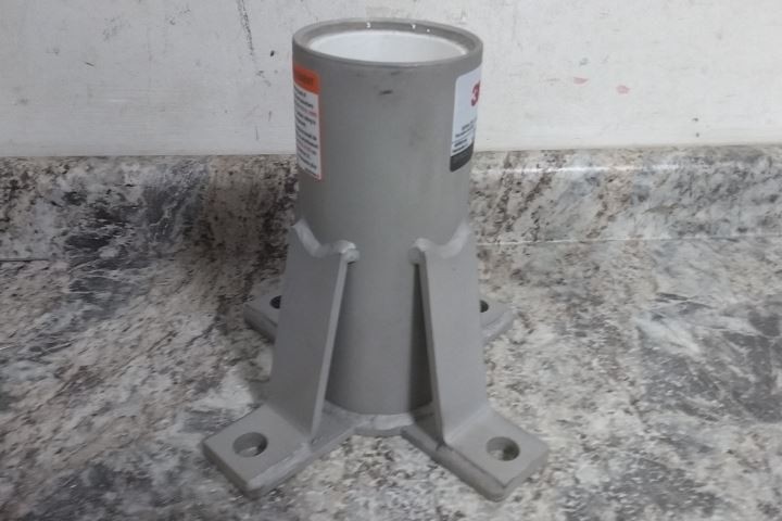 3M DBI-Sala 8518347 10 x 9-1/4 In 450 Lb Weight Cap Bolt-On Floor Mount Sleeve