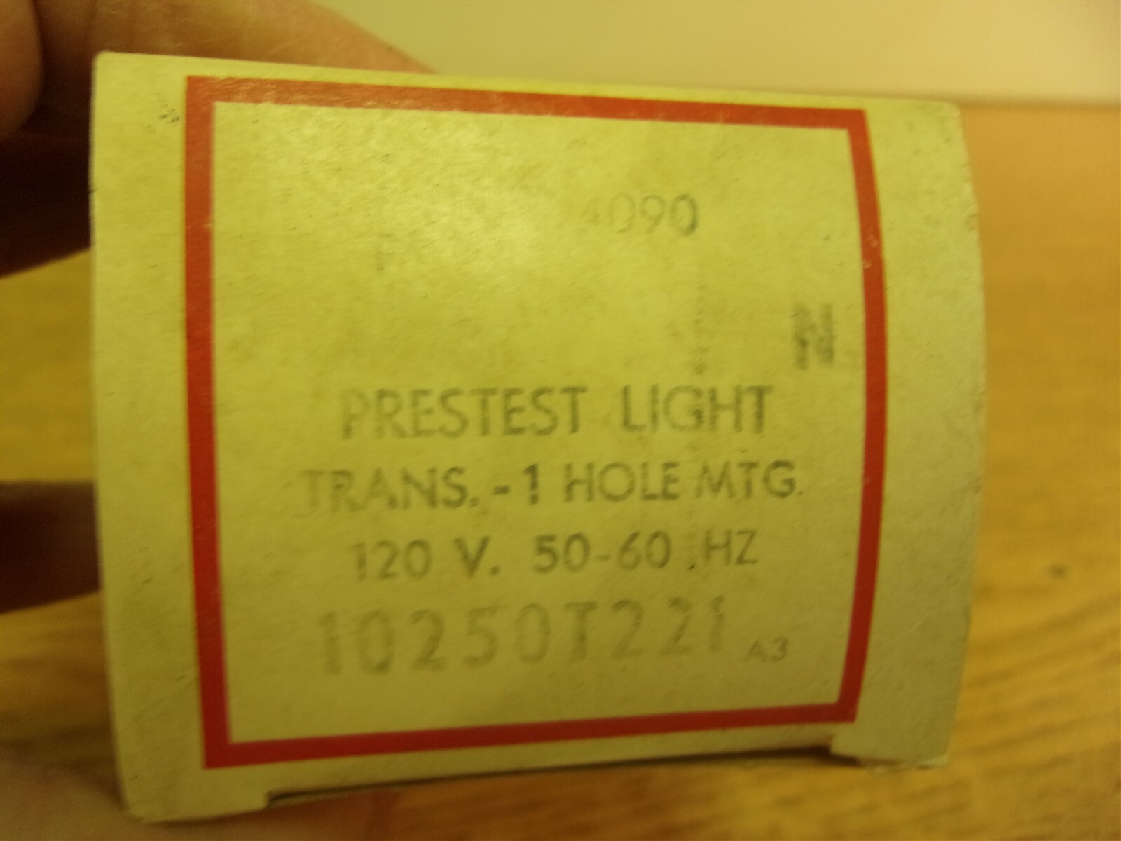 NEW Cutler Hammer 1050T221 Pretest Light 12V *FREE SHIPPING*
