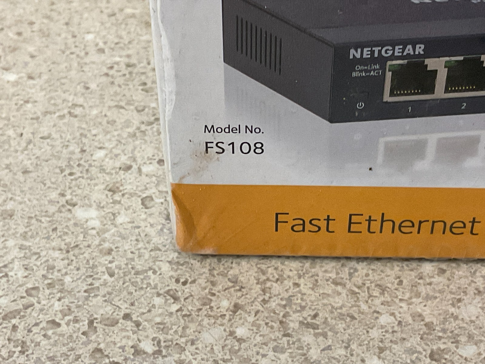 Netgear FS108 NEW
