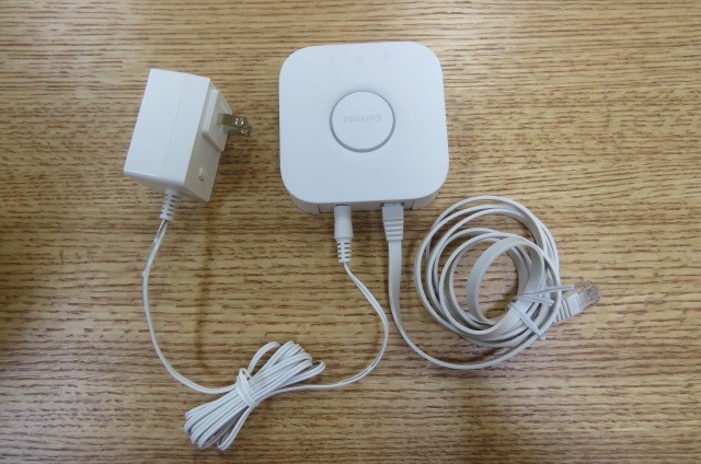 PHILIPS HUE 3241312018A Qty of 1 per Lot PRE-OWNED PHILIPS HUE 2.1 3241312018A