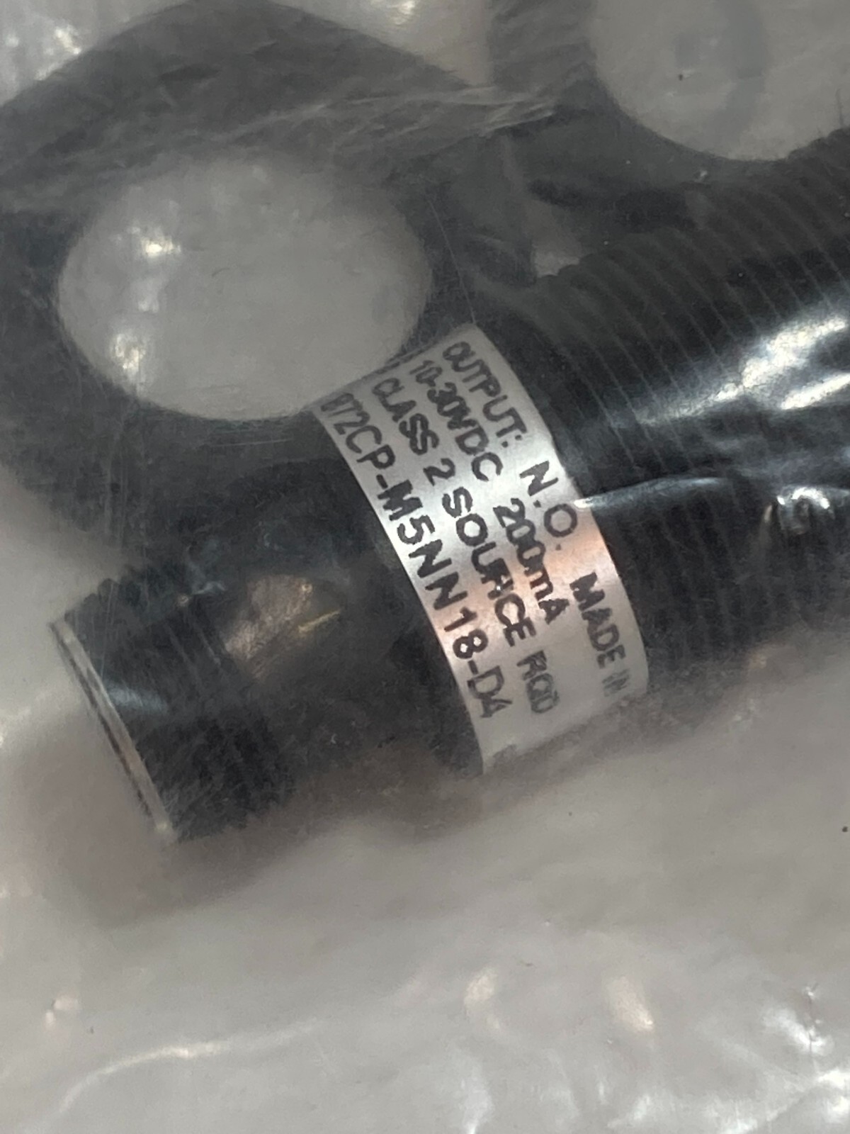 ALLEN BRADLEY 872CP-M5NN18-D4 INDUCTIVE PROXIMITY SEN 10-30VDC 200MA NO SE A NIB