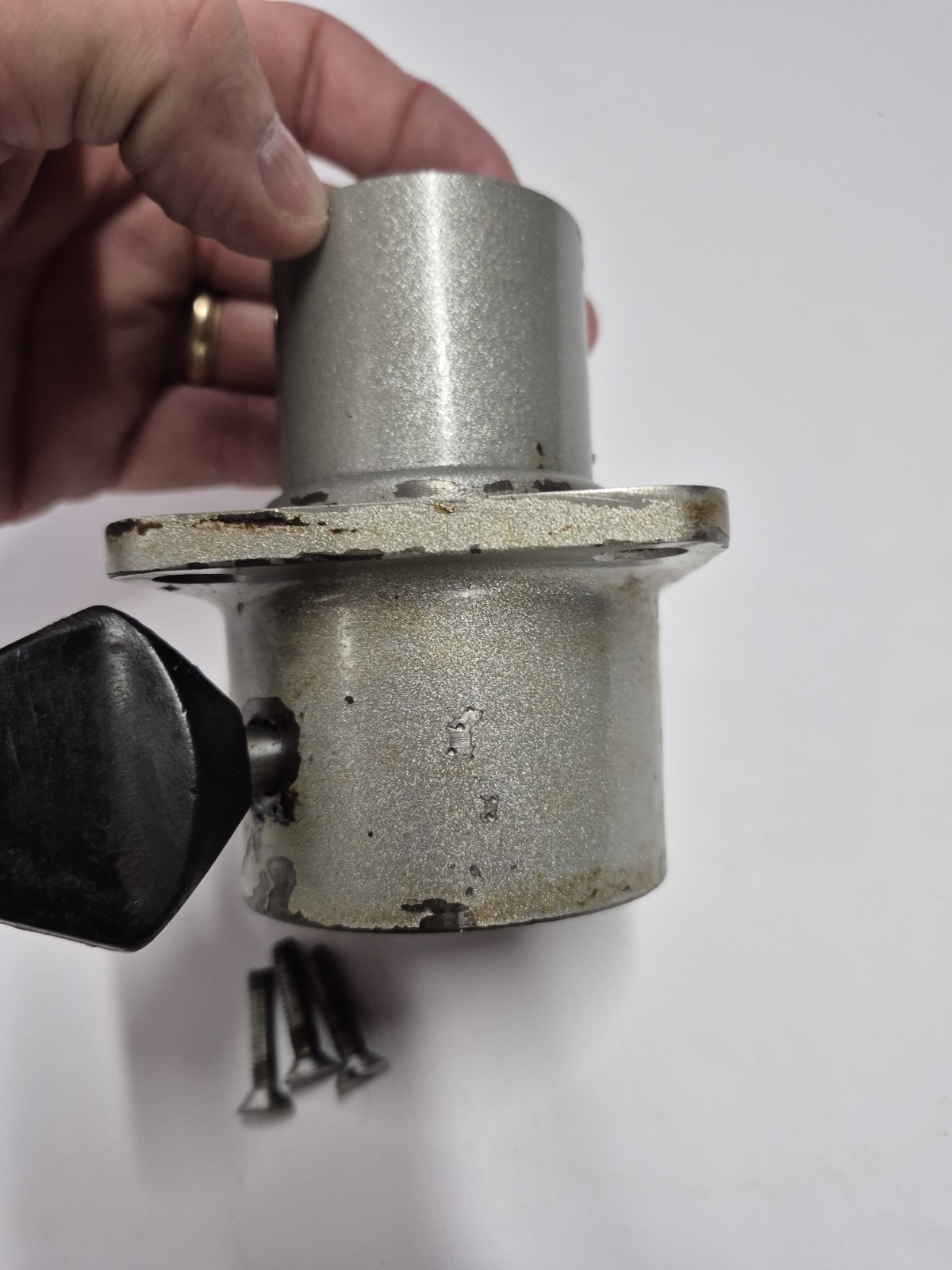 Hobart 20qt Mixer Hub Attachment – A200 – Part# 435047-4