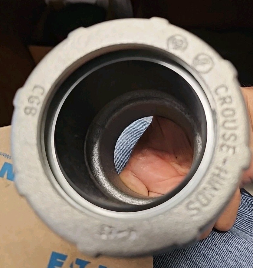 Eaton CGB7920 2-1/2″ CGB Cable Gland 2.188-2.50 CONN