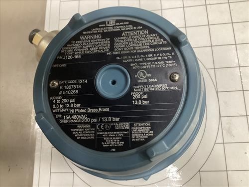 UNITED ELECTRIC CONTROLS – J120-164 – SWITCH PRESSURE, RANGE 4, 200PSI, WETTED M