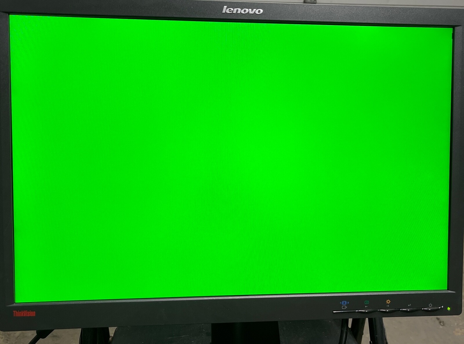 Lenovo ThinkVision LT2252p 22″ LCD Widescreen Monitor with Stand