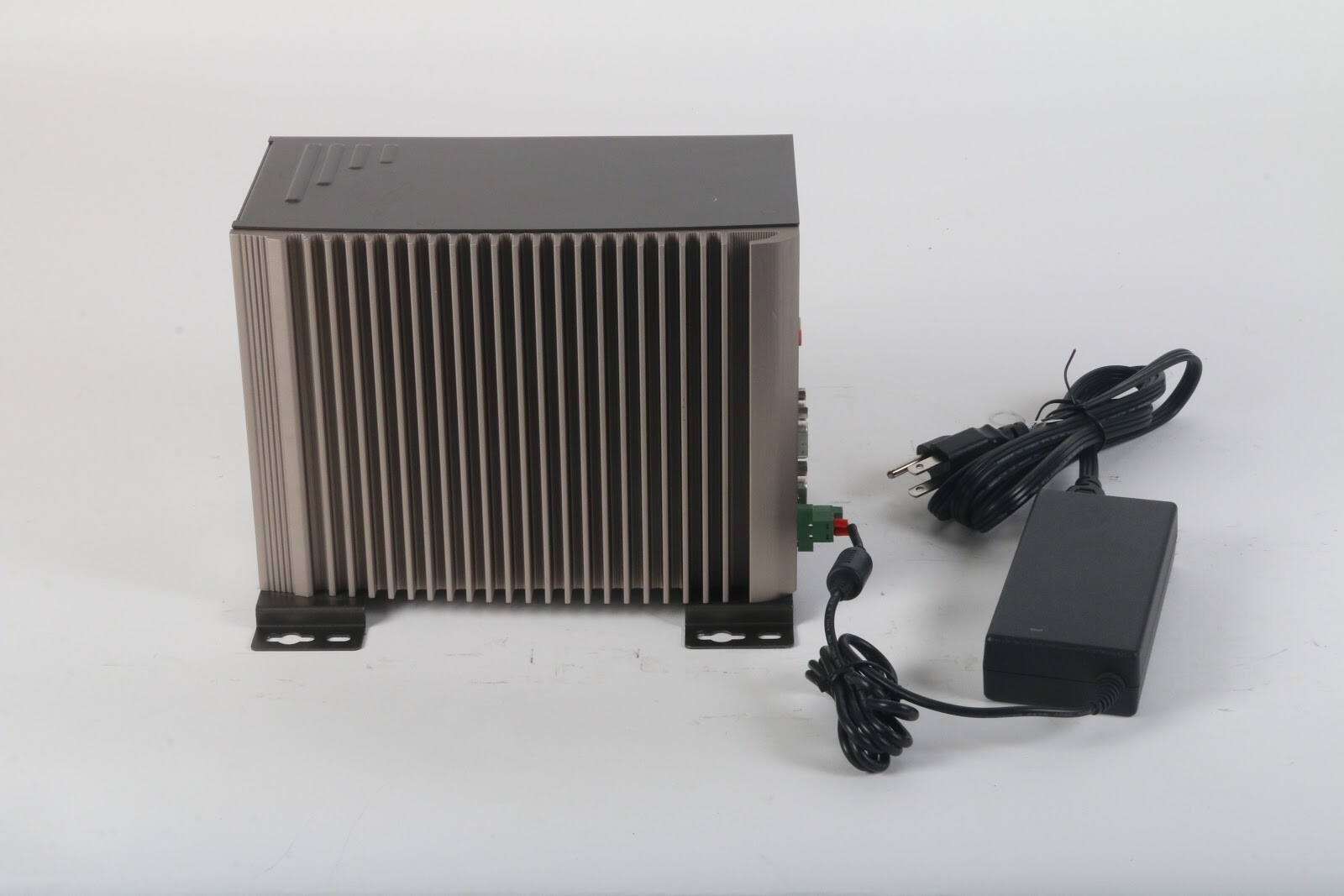 Neousys Technology Nuvo 2030+ Intel Atom D525 @ 1.80GHz / 4GB RAM / 500GB HDD