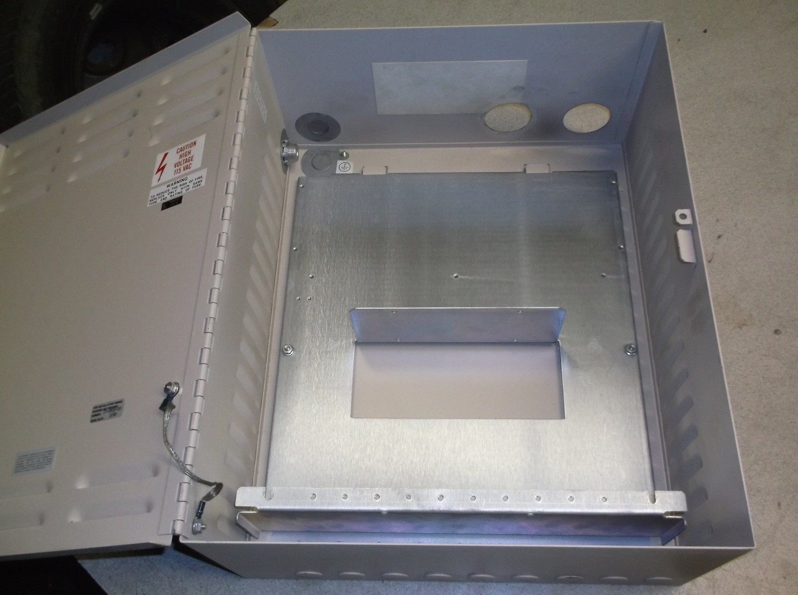 CardKey Systems Access Control System 17-0832-01 15″ x 19″ x 7″ *FREE SHIPPING*