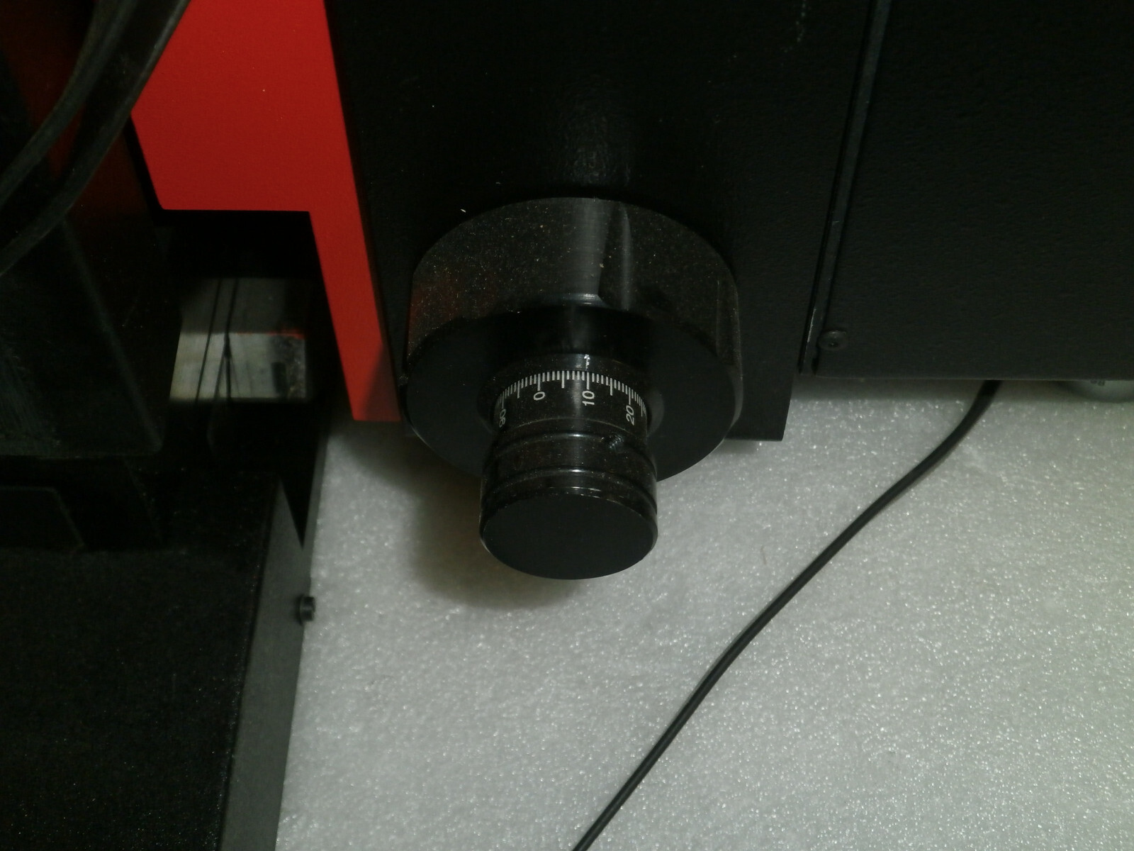 A-ZOOM AZM-40 PROBE STATION FROM KARL SUSS PA200