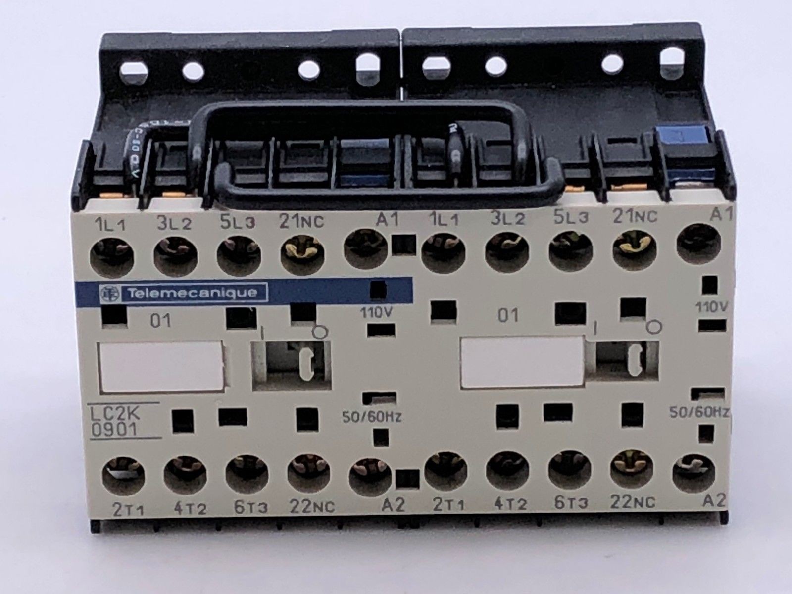 Telemecanique LC2K0901F7 Reversing Contactor 3 Pole AC3 4kW@400V 9A 110VAC Coil