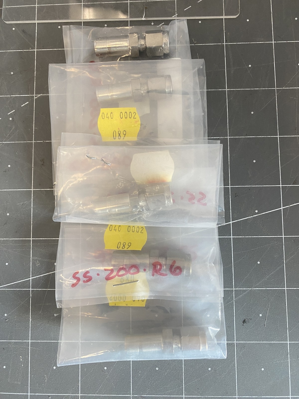 Swagelok Fit Tube Adapt 3/8T x 1/8SWG PN: SS-200-R-6