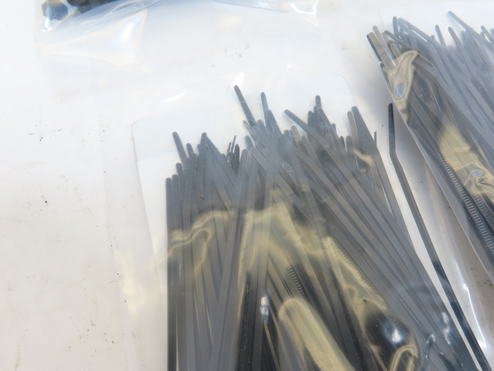 Python Wraps 1000 4″ BLACK WIRE CABLE 18 LB ZIP TIES NYLON TIE WRAPS Made in USA