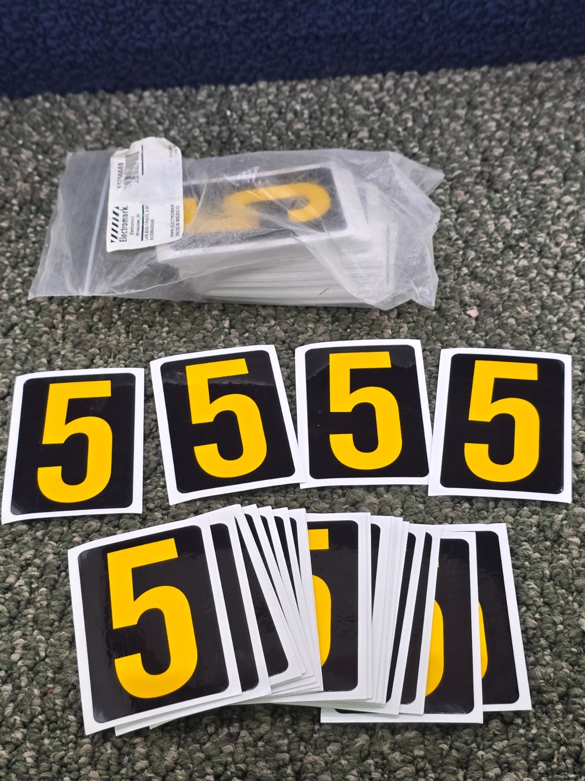 (QTY 100)Electromark Y4755659 Yellow on Black Engineer Grade Reflective Number 5
