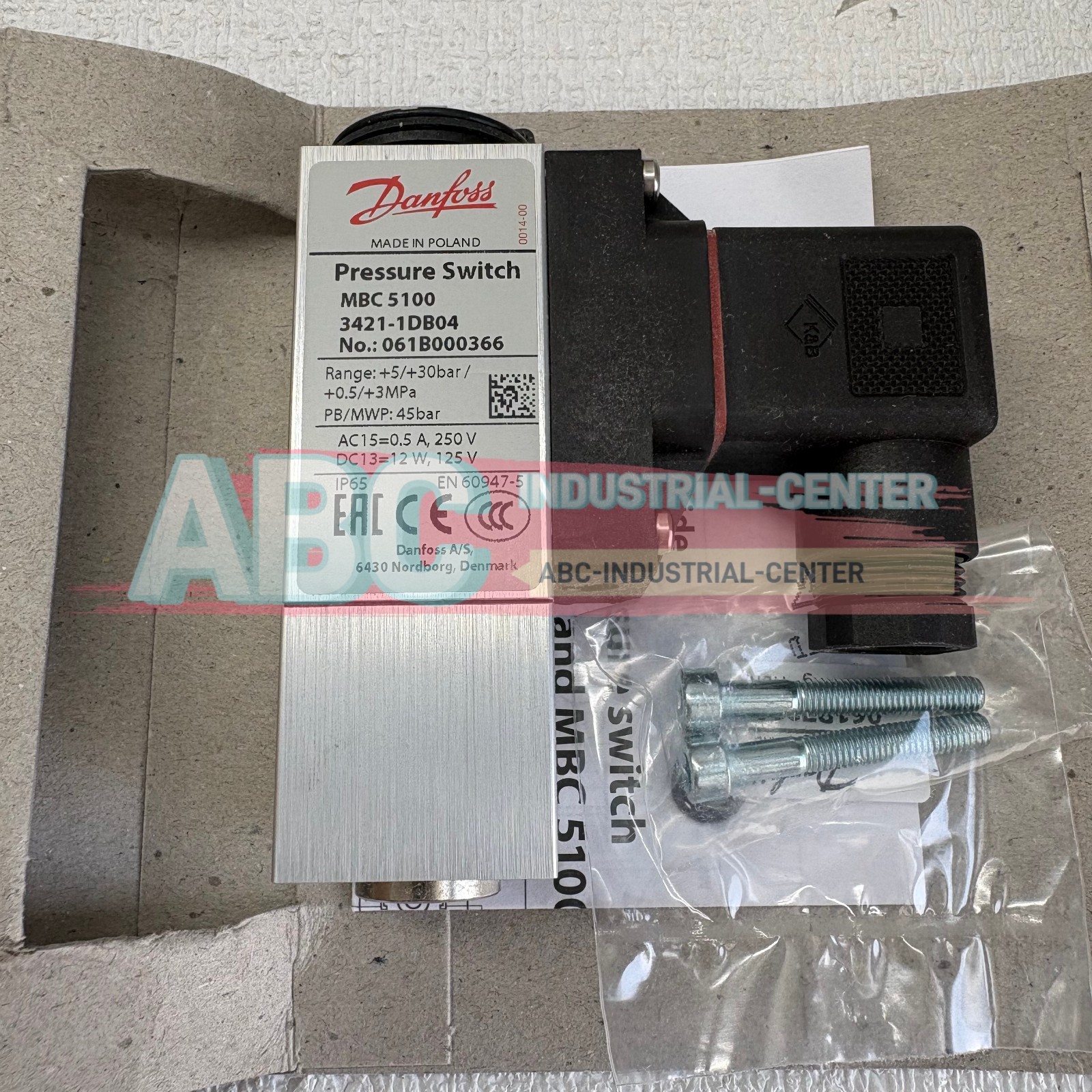 Danfoss 061B000366 MBC5100 pressure sensor#1pcs new in box