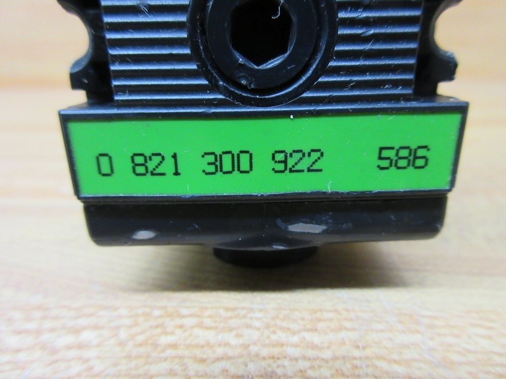 Bosch 0 821 300 922 Control Valve 0821300922
