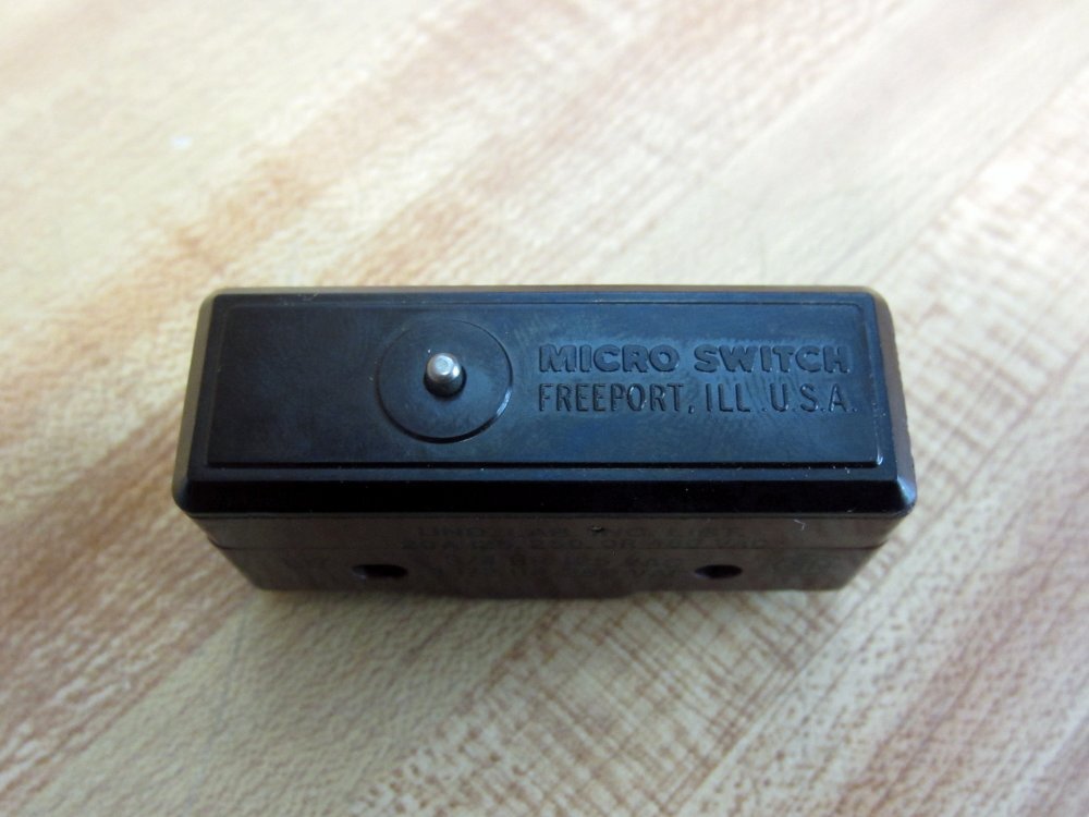 Micro Switch WA-R82-A42 Switch W/Pin Plunger WAR82A42