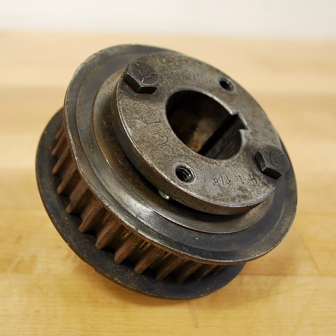 Browning B328M20H Timing Pulley. Attached is a Browning #H1 1/8 Hub. – USED
