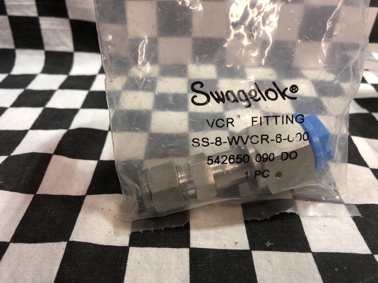 Lot Of 4 Swagelok SS-8-WVCR-6-600, SS-16VCR-CP, SS-8-VCR-6-DF-4 #113Q4