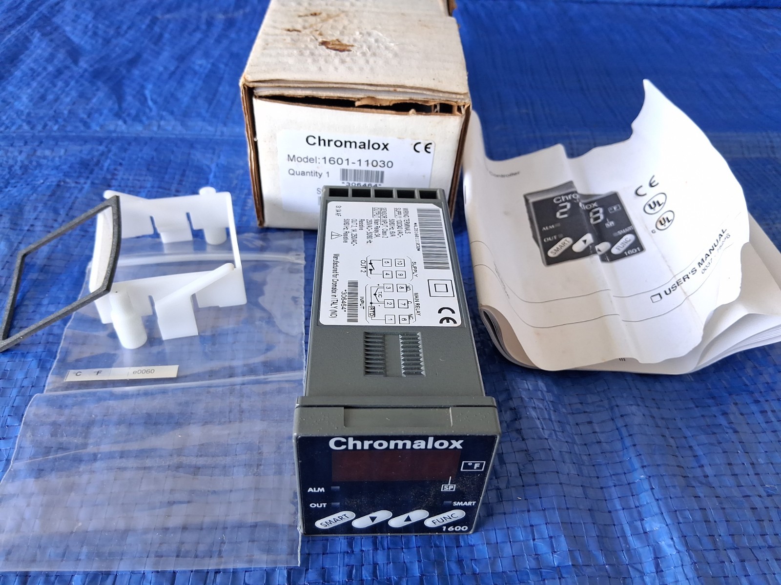CHROMALOX 1601-11030 (1600 Series) Digital Temperature Controller 100/240 VAC
