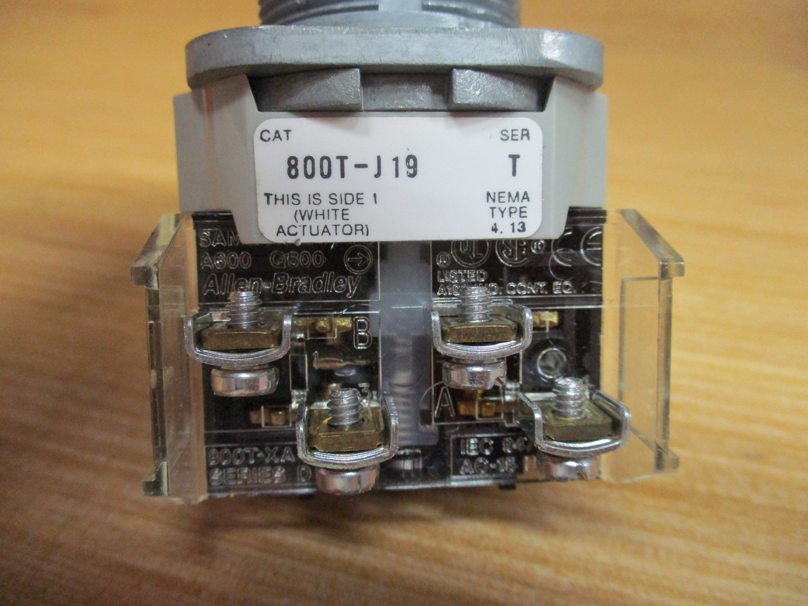 Allen Bradley 800T-J19B Selector Switch 800TJ19B